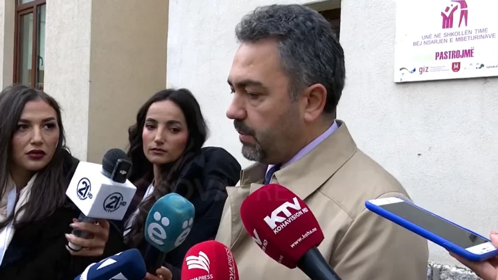 Voton kryetari i KQZ-së, Radoniqi: Zgjedhjet po nisin pa probleme, ftoj qytetarët të shprehin vullnetin e tyre përmes votës