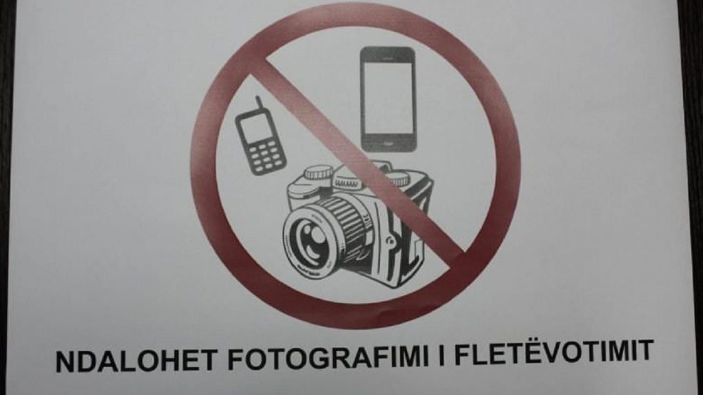 Një person fotografon votën në Fushë Kosovë, refuzon ta fshijë: Nuk e di passwordin se nuk është telefoni im