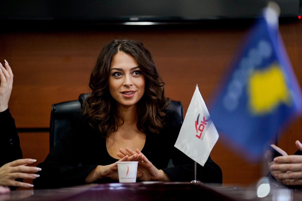 Kica-Xhelili: Uroj të shërohemi nga mllefi ndër-shqiptar që pushteti e ushqeu për përçarje