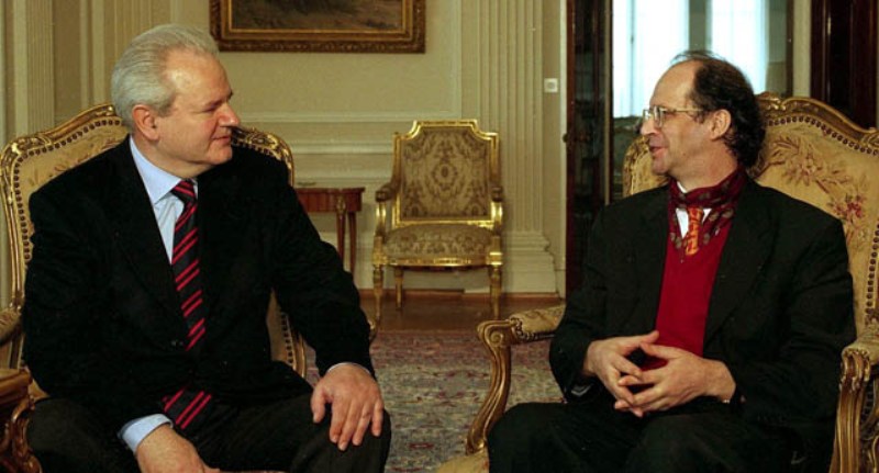 Hill: Takimi me Millosheviqin e dëmtoi Rugovën, kundërshtimi ndaj tij po rritej