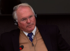 Hill: Millosheviqi shqetësohej se po anonim kah UÇK-ja, por Rugova asnjëherë s’kërkonte më pak se pavarësi