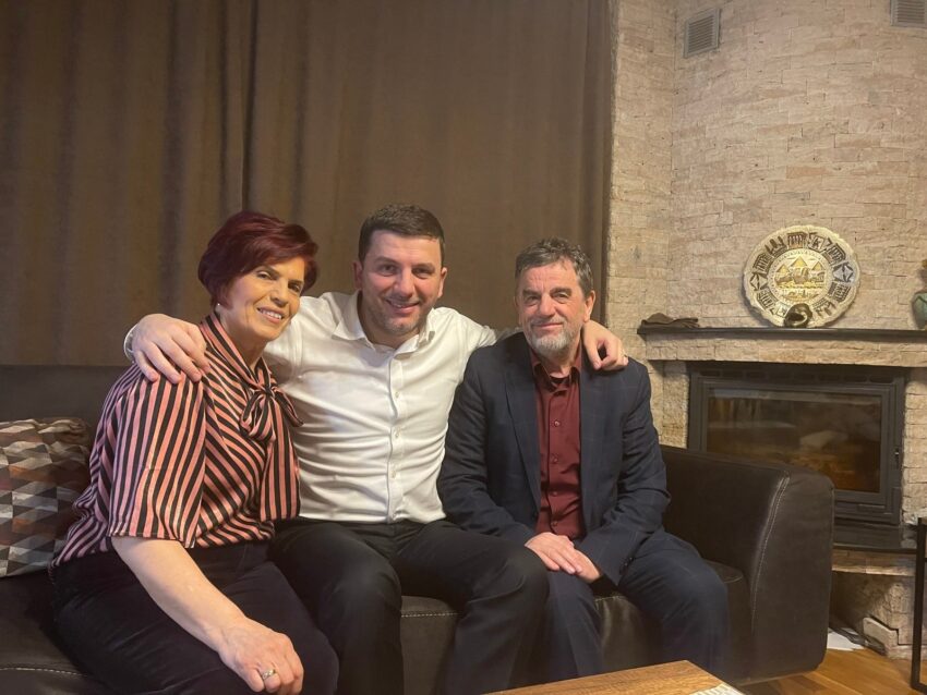 Babai i Memli Krasniqit reagon pas dorëheqjes së tij nga posti i kryetarit të PDK-së