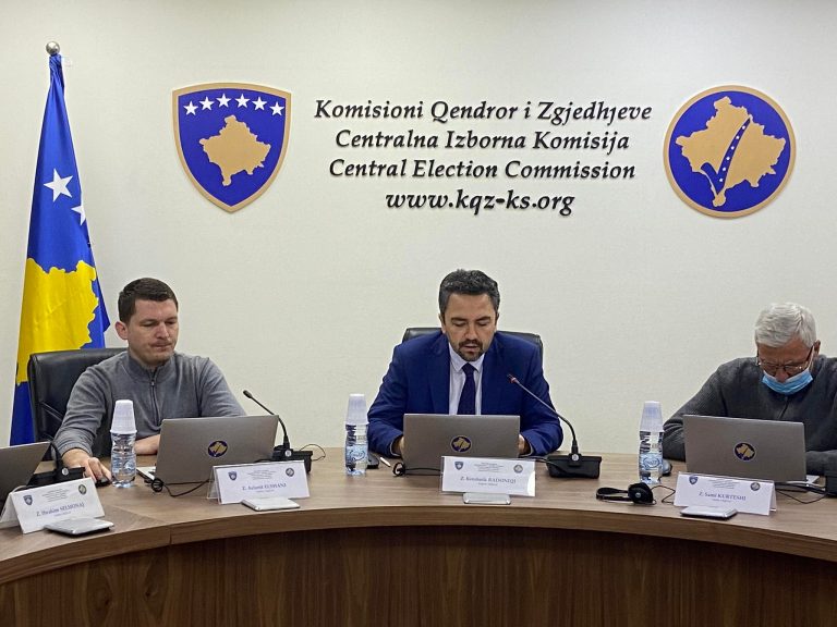 Fletëvotimet e dyshimta në Mitrovicë, Radoniqi: E vetmja mënyrë është hapja e kutive