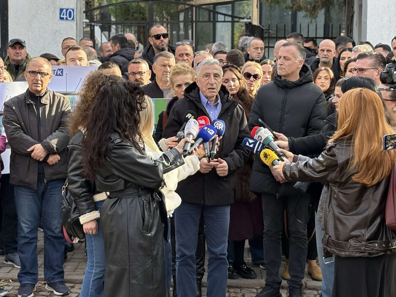 “Të kërkosh pagë nuk është privilegj, por lutje për të jetuar”, Jasharaj: Inati i qeverisë ndaj sindikatave po vazhdon edhe me punëtorët e RTK-së