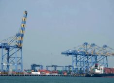 Çmimet e naftës bien mes rritjes së ofertës