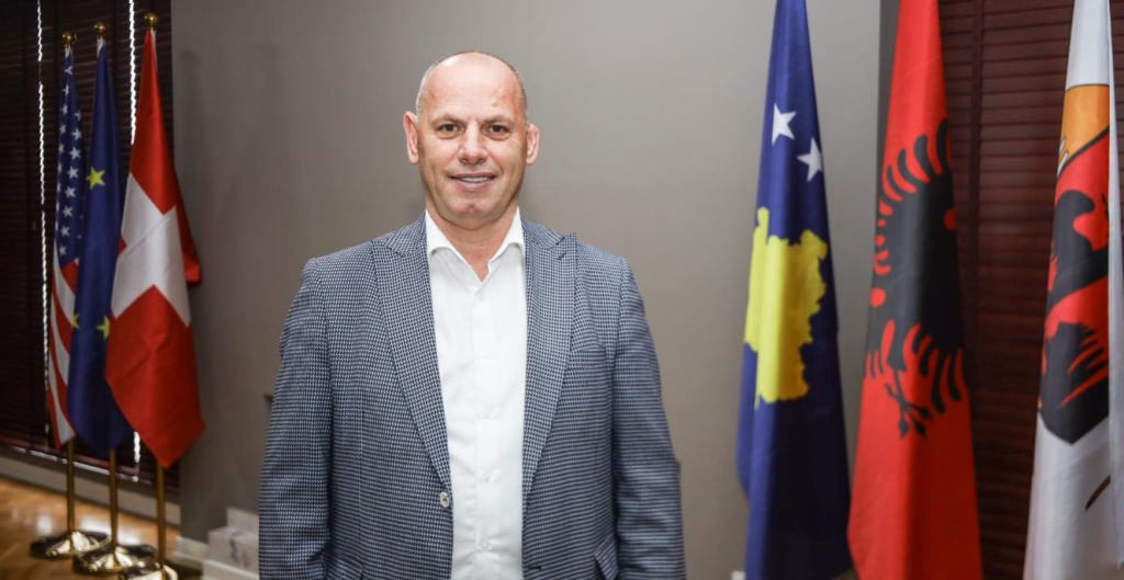 Lladrovci në pritje të zhvillimeve në Kuvendin e PDK-së