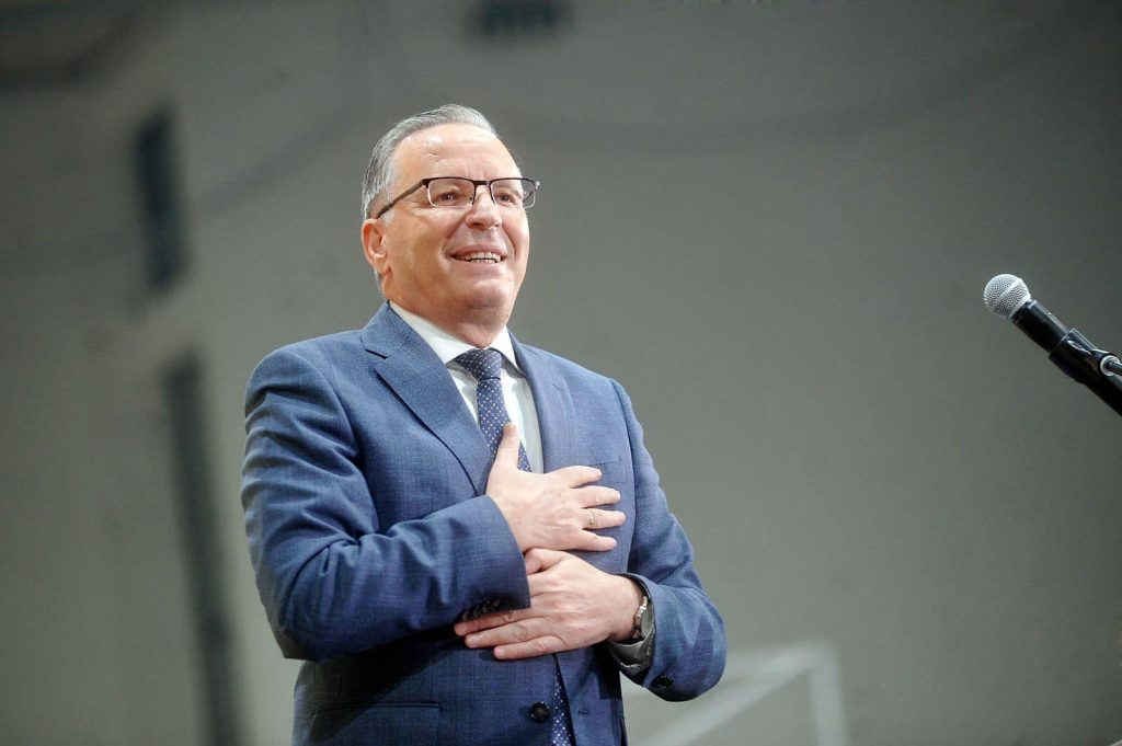 Pas djalit të Hashim Thaçit, tash edhe djali i Kadri Veselit tregon besimin e tij në Bedri Hamzën