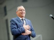 Pas djalit të Hashim Thaçit, tash edhe djali i Kadri Veselit tregon besimin e tij në Bedri Hamzën