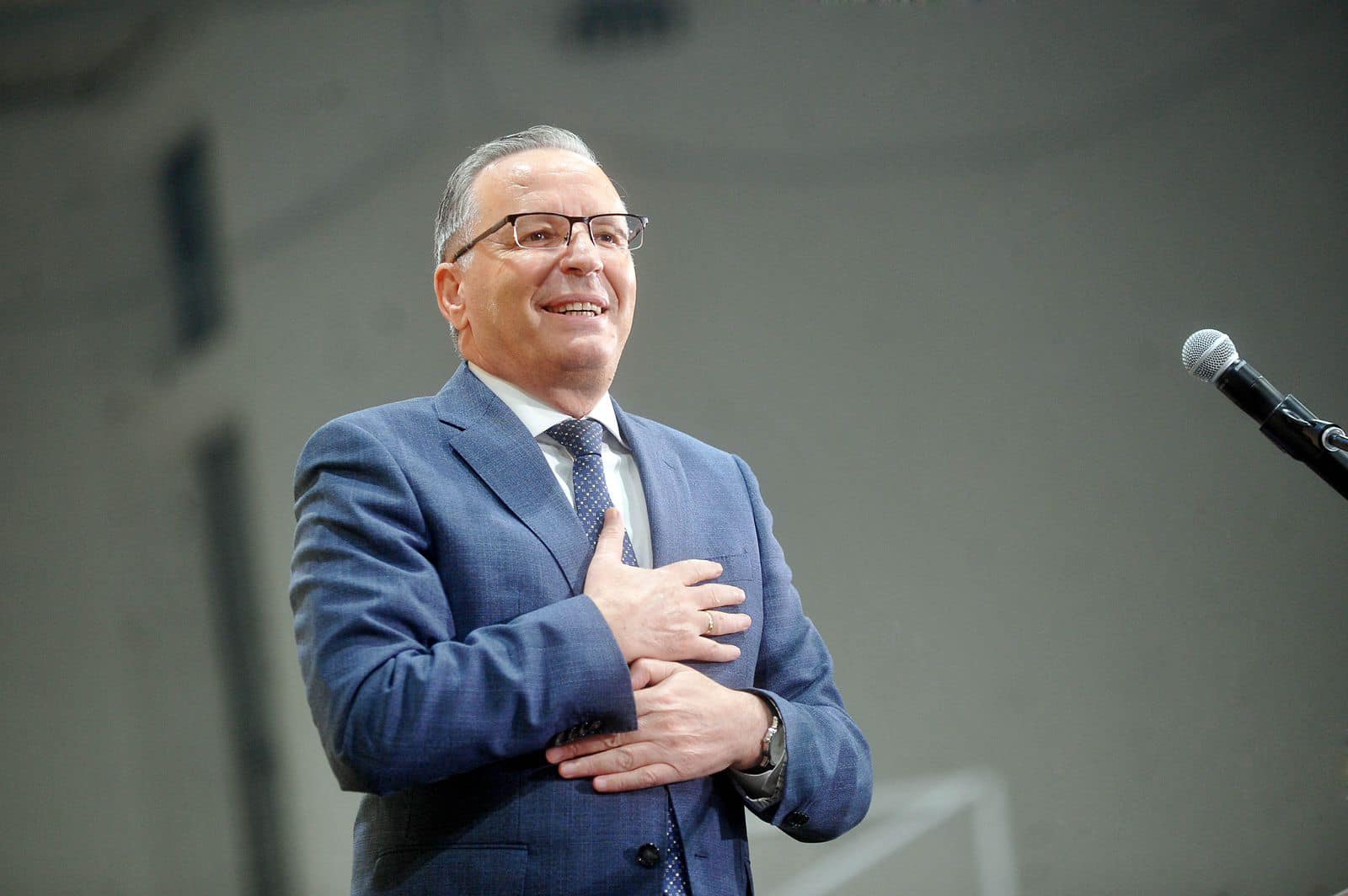 Pas djalit të Hashim Thaçit  tash edhe djali i Kadri Veselit tregon besimin e tij në Bedri Hamzën