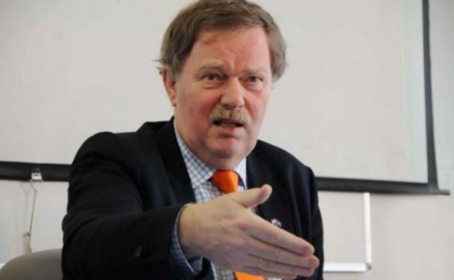 Ish ambasadori Bosch  Procesi në Hagë po zvarritet  ish krerët e UÇK së do të lirohen