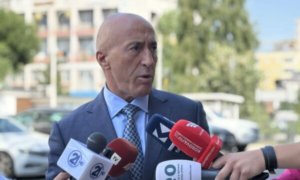 AAK me qëndrim zyrtar: S’ka koalicion me VV e as votë për Konjufcën, duam zgjedhje të reja