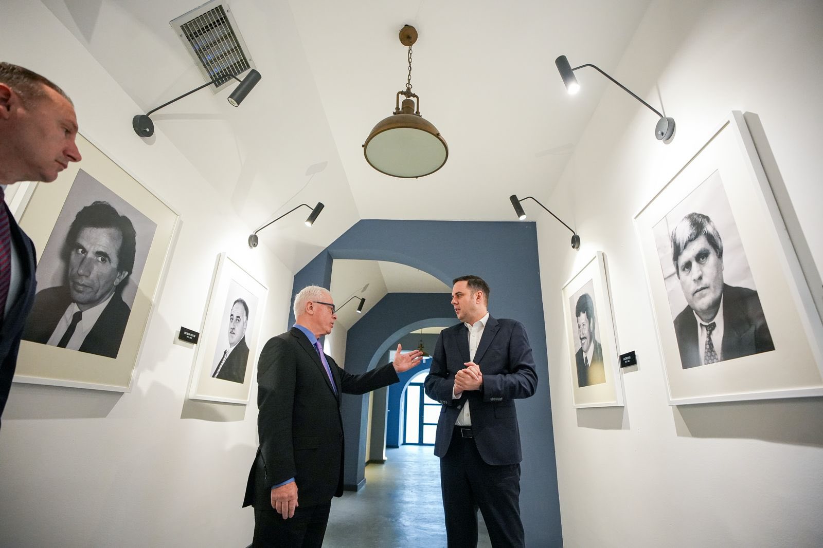 Lumir Abdixhiku mirëpret Harry Bajraktarin  Zë i fuqishëm dhe mbështetës i paepur i Kosovës