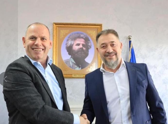  Inati e prish kalin   Lladrovci reagon pas deklaratës së Sami Lushtakut