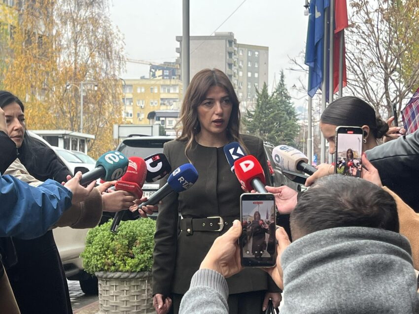 Haxhiu ia kujton opozitës që thonin se Konjufca është figurë unifikuese: T’i thërrasin mendjes