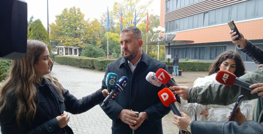 Mërgim Lushtaku: Dejona, e bija e Aleksandrit të deklaruar si grek, sot i dikton përfaqësuesit e 42% të popullit tonë