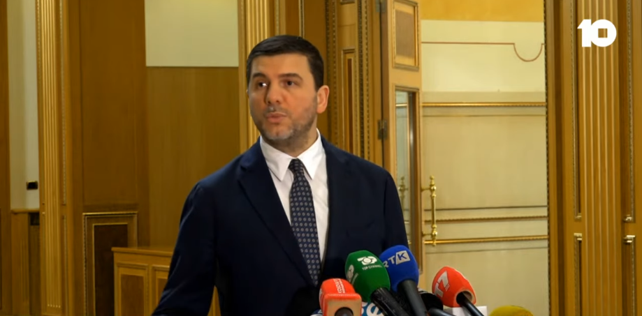 Krasniqi thirrje sërish Osmanit: Shpalli zgjedhjet sa më parë, mos humb kohë