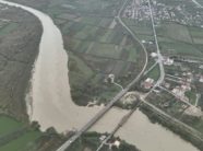 ​Lumi Vjosa rrezikon të dalë nga shtrati