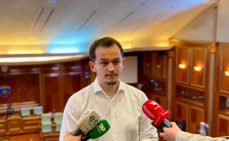 Datat reale për zgjedhje 21 dhe 28 dhjetori, Cakolli paralajmëron për rreziqet nëse Presidentja e vonon shpalljen e tyre