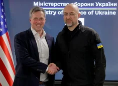 Ushtarakët amerikanë zbarkojnë në Ukrainë për bisedime mbi përfundimin e luftës