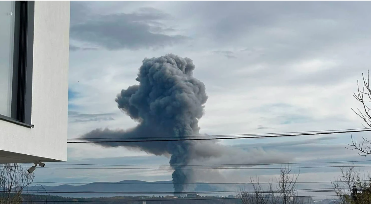 Zjarri përfshin objektin e një kompanie në Ferizaj  publikohen pamjet