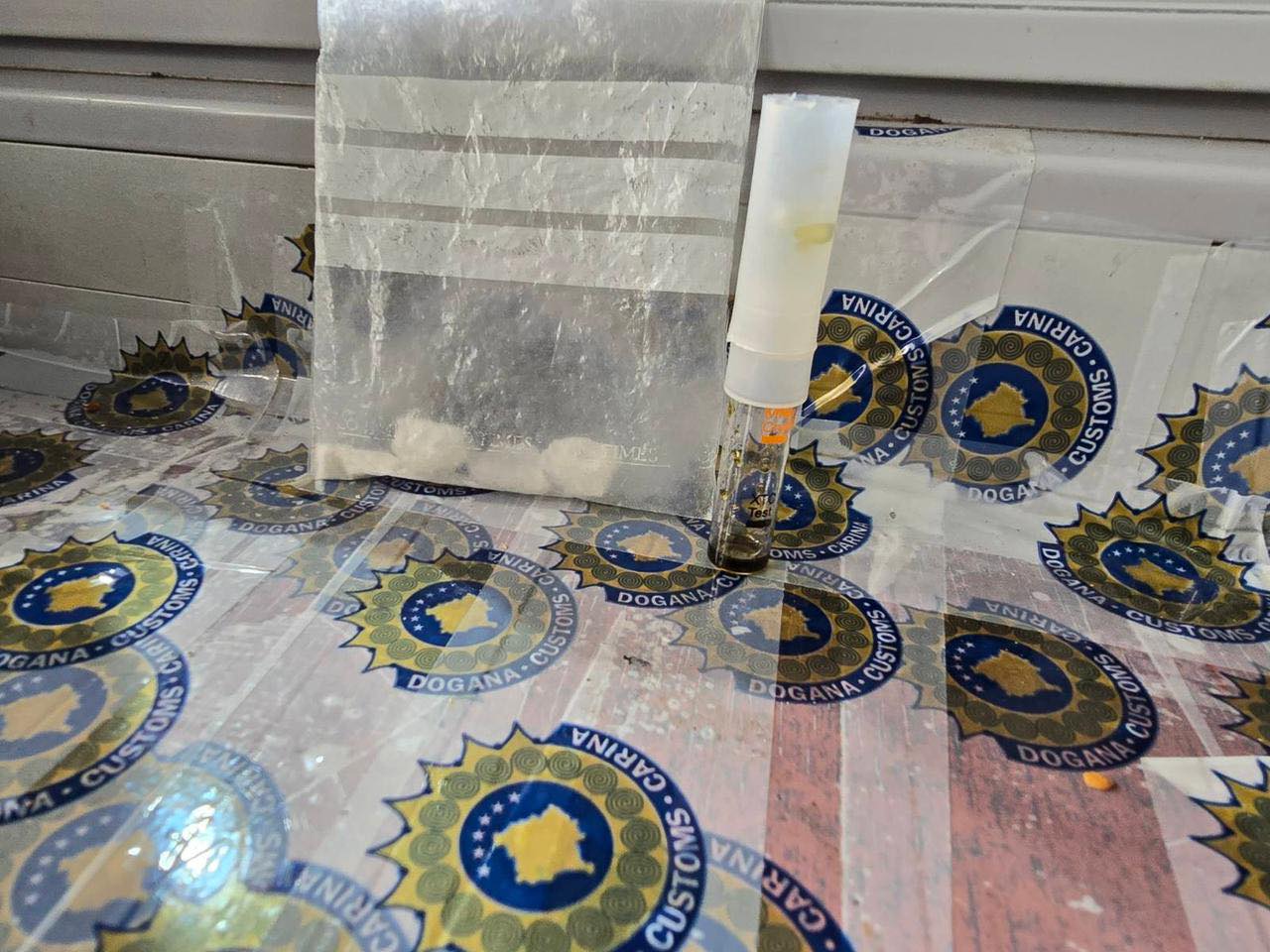 Policia me detaje për çiftin që iu gjet drogë  E dyshuara është shtetase italiane