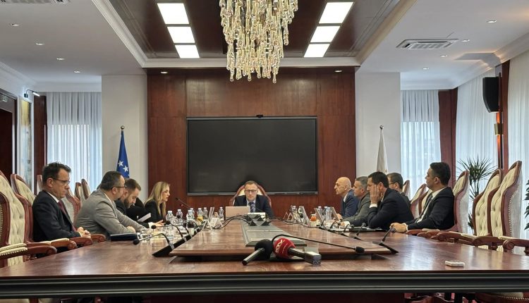 Në mbledhjen e KPK së propozohet të futet në rend dite shkarkimi i u d  Kryeprokurorit të Shtetit  Besim Kelmendi