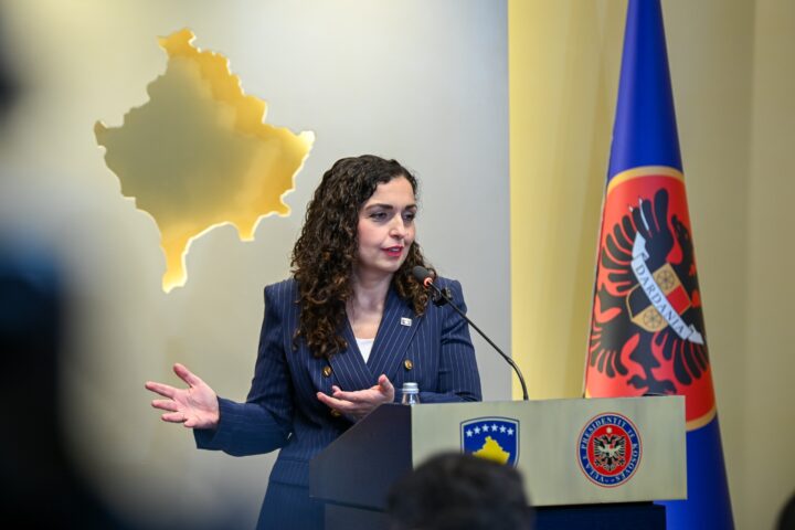 Zyrtare  Dekreti i Osmanit për shpërndarjen e Kuvendit