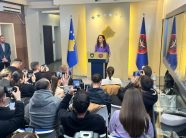 “Askujt tamam nuk i bie”, Osmani u përgjigjet zërave se mban anën e Albin Kurtit