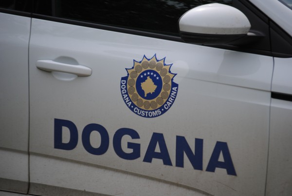Dogana e Kosovës kap mbi 100 kg drogë në një autobus të ardhur nga Shqipëria