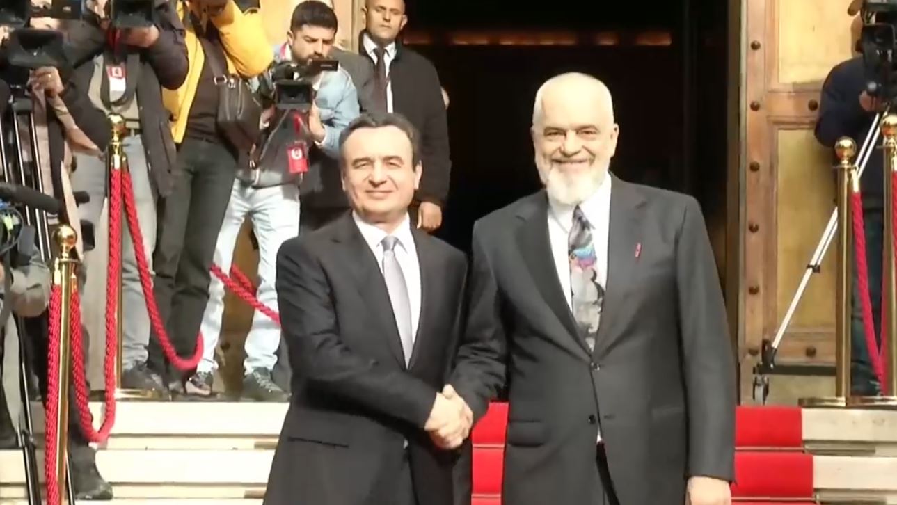 Kurti në Tiranë  Është hera e fundit që flas për masat ndëshkuese të BE së  të hiqen plotësisht