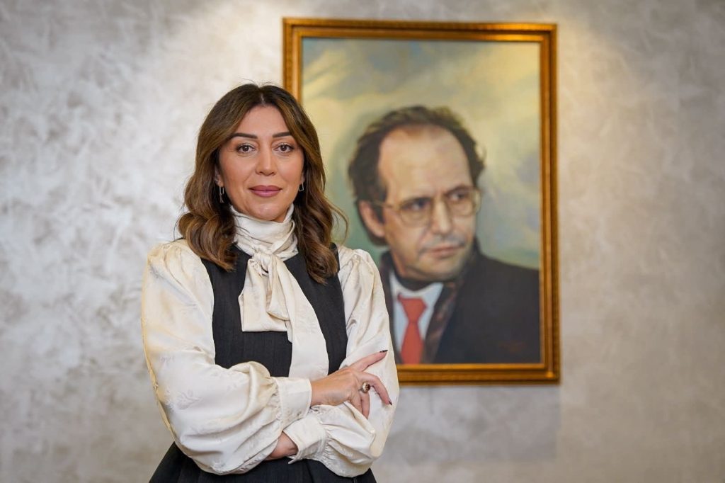 Hykmete Bajrami mirëpret Adelina Thaçin në LDK: Grua e fuqishme dhe profesioniste e jashtëzakonshme