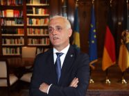 Ish-ambasadori Cufaj: Caktimi i 28 dhjetorit për zgjedhjet një autogol i Albin Kurtit