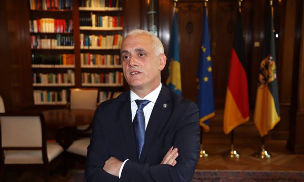 Ish-ambasadori Cufaj: Caktimi i 28 dhjetorit për zgjedhjet një autogol i Albin Kurtit