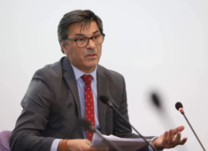 Kryeziu ngre alarmin: Shumë profile fallco janë hapur për dezinformim dhe ndikim në zgjedhje