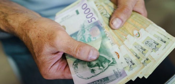 Dinari u ndalua, por transaksionet me valutën serbe në veri vazhdojnë