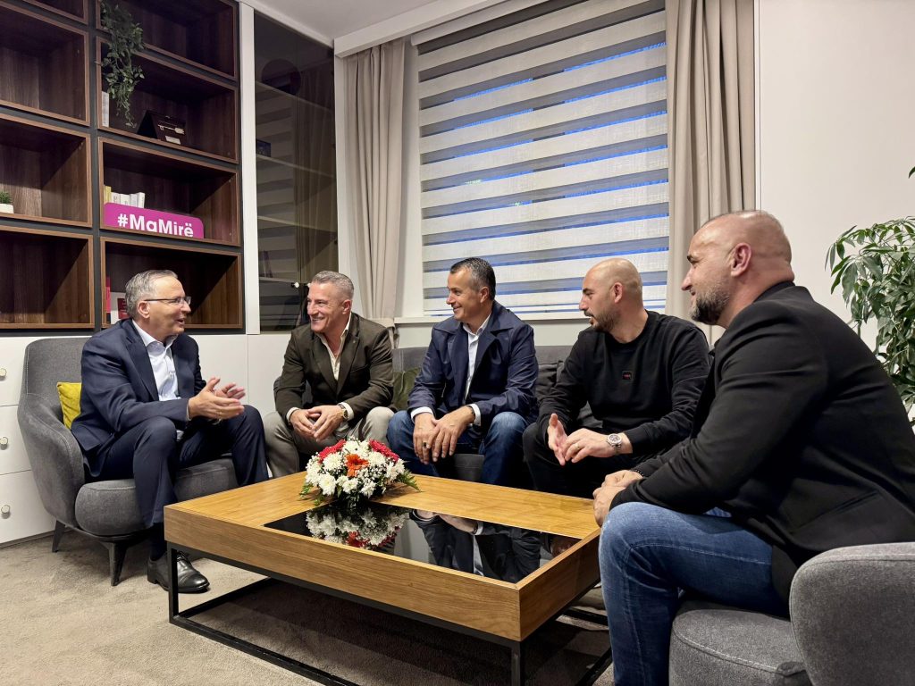 Hamza pret në takimin Ragip Xhakën e strukturat e PDK’së në Zvicër: Kontributi i mërgatës për Kosovën kalon çdo kufi