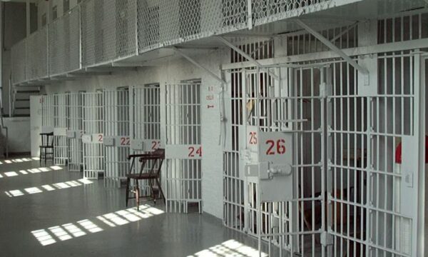 Ekzaminimet psikiatrike që po shndërrohet në taktikë si mburojë për të akuzuarit