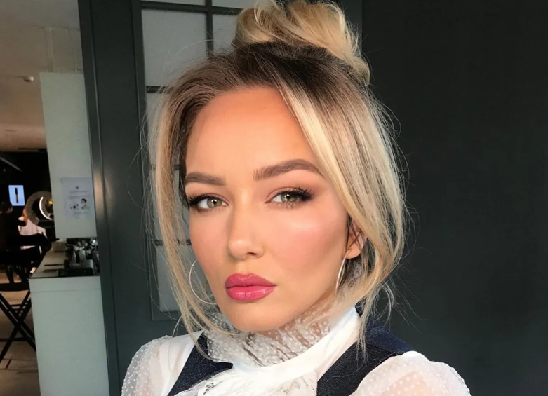 matoshi-dejona-mihali-eshte-atdhetare-punon-kunder-hajvanave-qe-e-kane-zhbi-kete-shtet-20-vjet