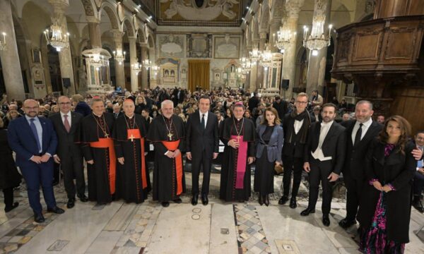 Filharmonia e Kosovës koncert në një Bazilike të Vatikanit, Kurti shkon për t’i ndjekur