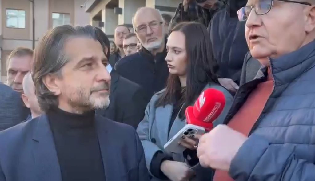 Rama para protestuesve: Përmes sabotazhit të Qeverisë, Komunës po i ndalen paratë që i takojnë