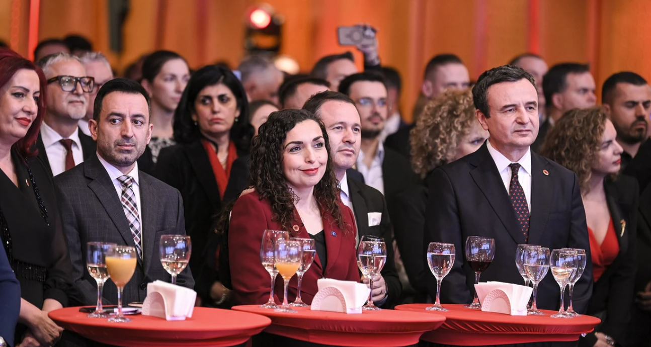 Kurti: Të bekuara qofshin Shqipëria dhe Kosova përgjithmonë dhe së bashku i jetofshim dhe festofshim përherë