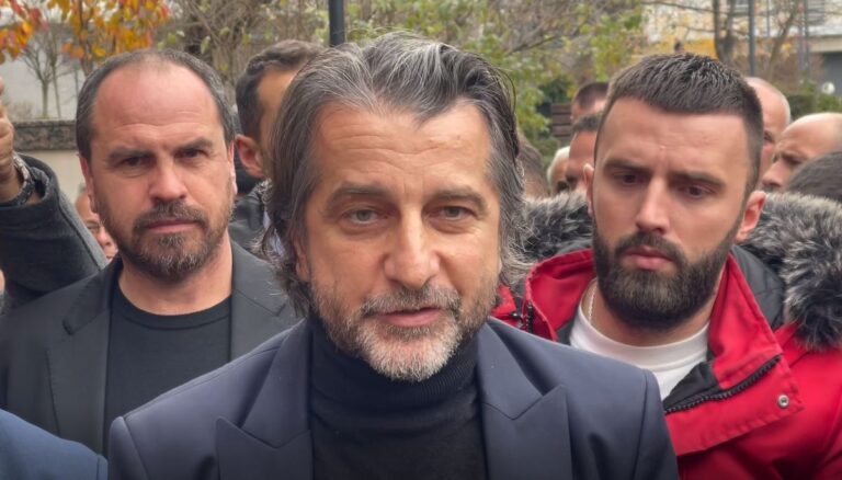 Rama del te protestuesit: Ministër qiti paret, leni inatet hajde bëhemi bashkë për popullin