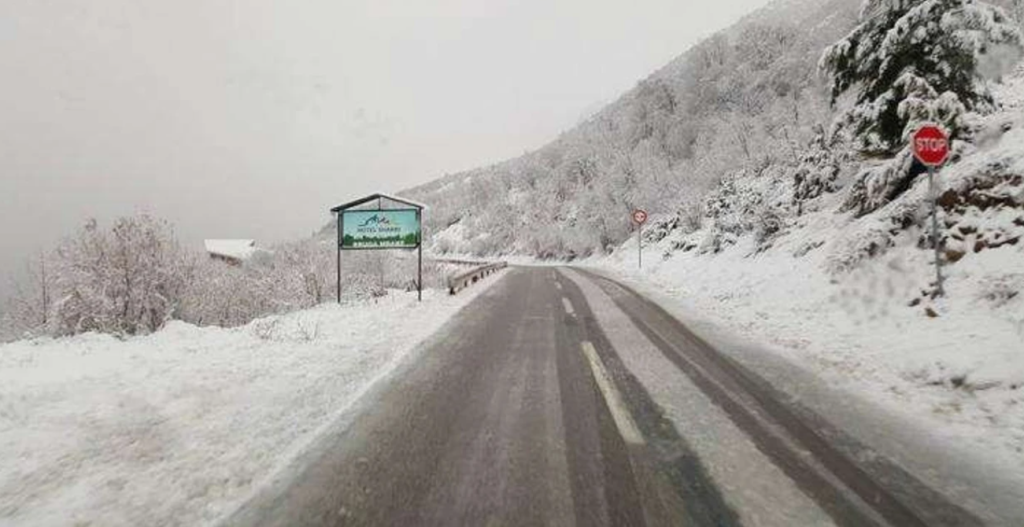 Paralajmërim për reshje bore, Ministria e Infrastrukturës e gatshme për t’i mirëmbajtur të gjitha rrugët