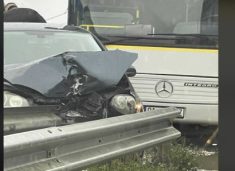 Aksident në rrugën Prishtinë–Podujevë: Autobusi përplaset me veturën në Lluzhan