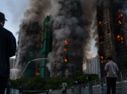 Shkon në 55 numri i të vdekurve nga zjarri në Hong Kong