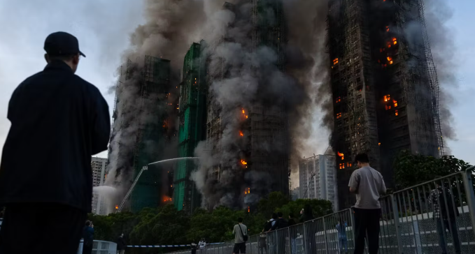 Shkon në 55 numri i të vdekurve nga zjarri në Hong Kong