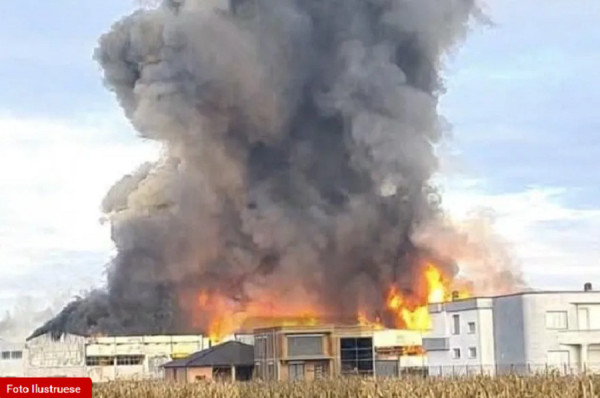 Shpërthen zjarri në një biznes, çfarë ndodhi brenda mobilerisë?