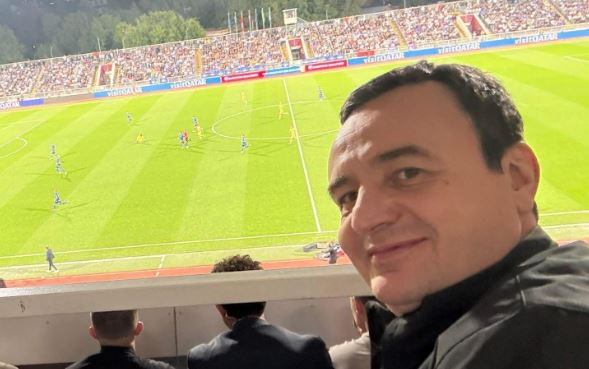 Ndodh edhe kjo: Albin Kurti e quan kombëtaren e Kosovës “klub futbollistik”