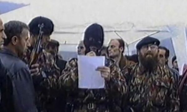 28 vjet nga dalja publike e UÇK-së në skenë