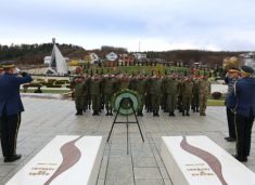 FSK bën homazhe në Kompleksin Memorial në Prekaz në nderim të sakrificës së familjes Jashari